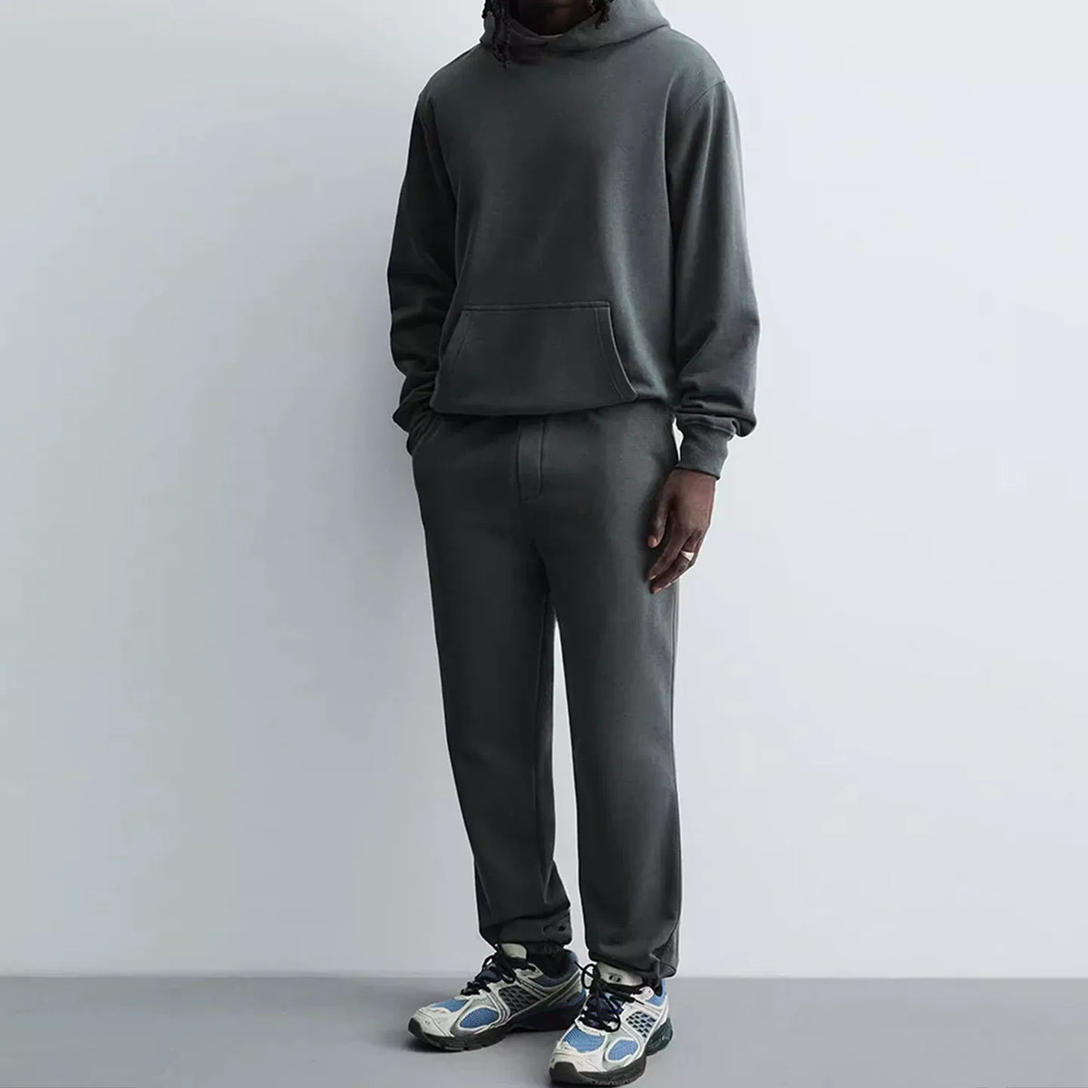 Essential Hooded Sweatshirt in Black II