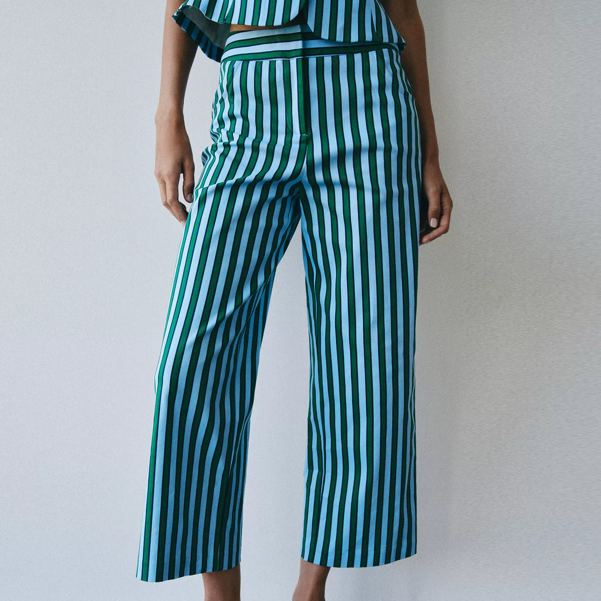 Contrast Stripe Knot-Button Top & Trousers Set