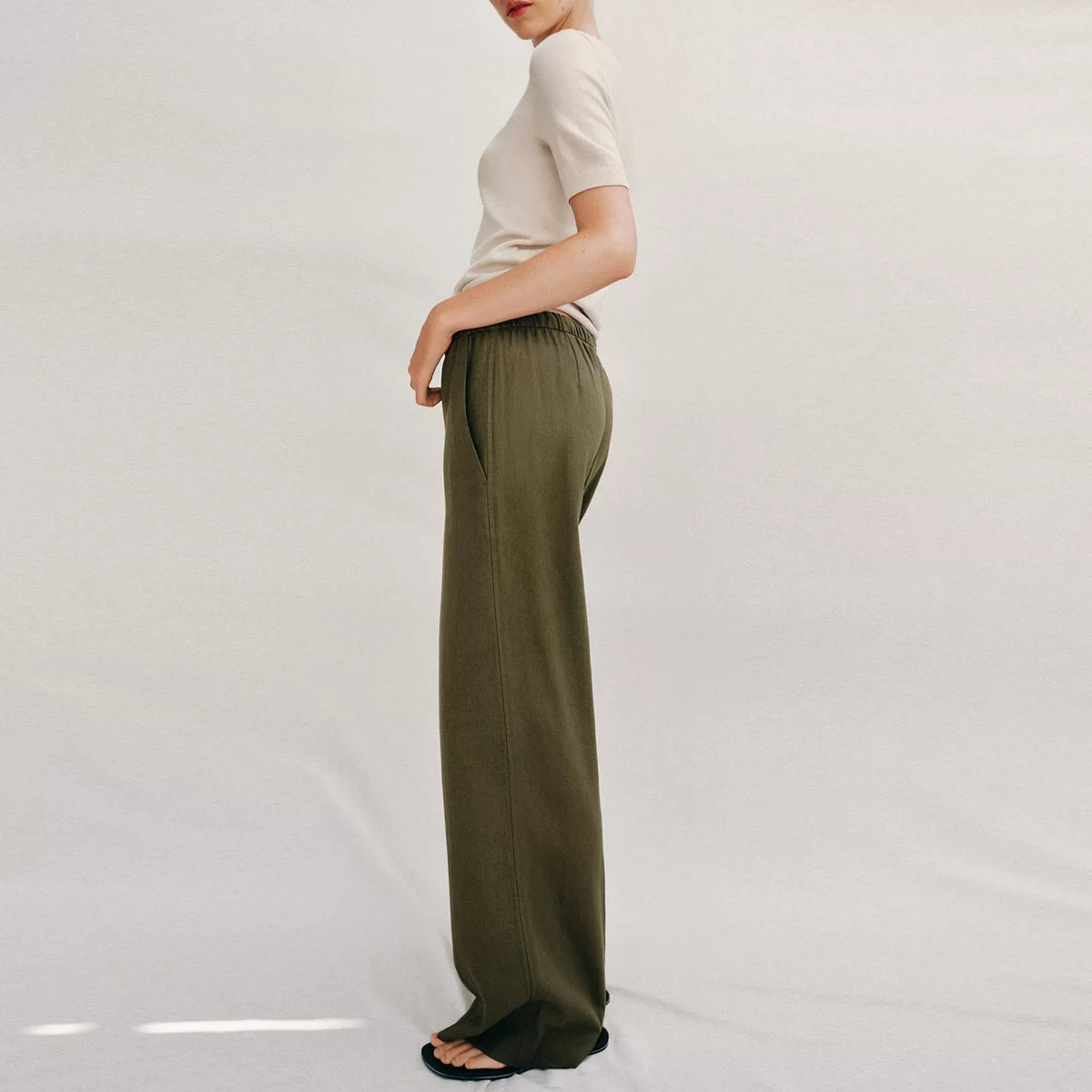 Mid-Rise Stretch Straight Trousers
