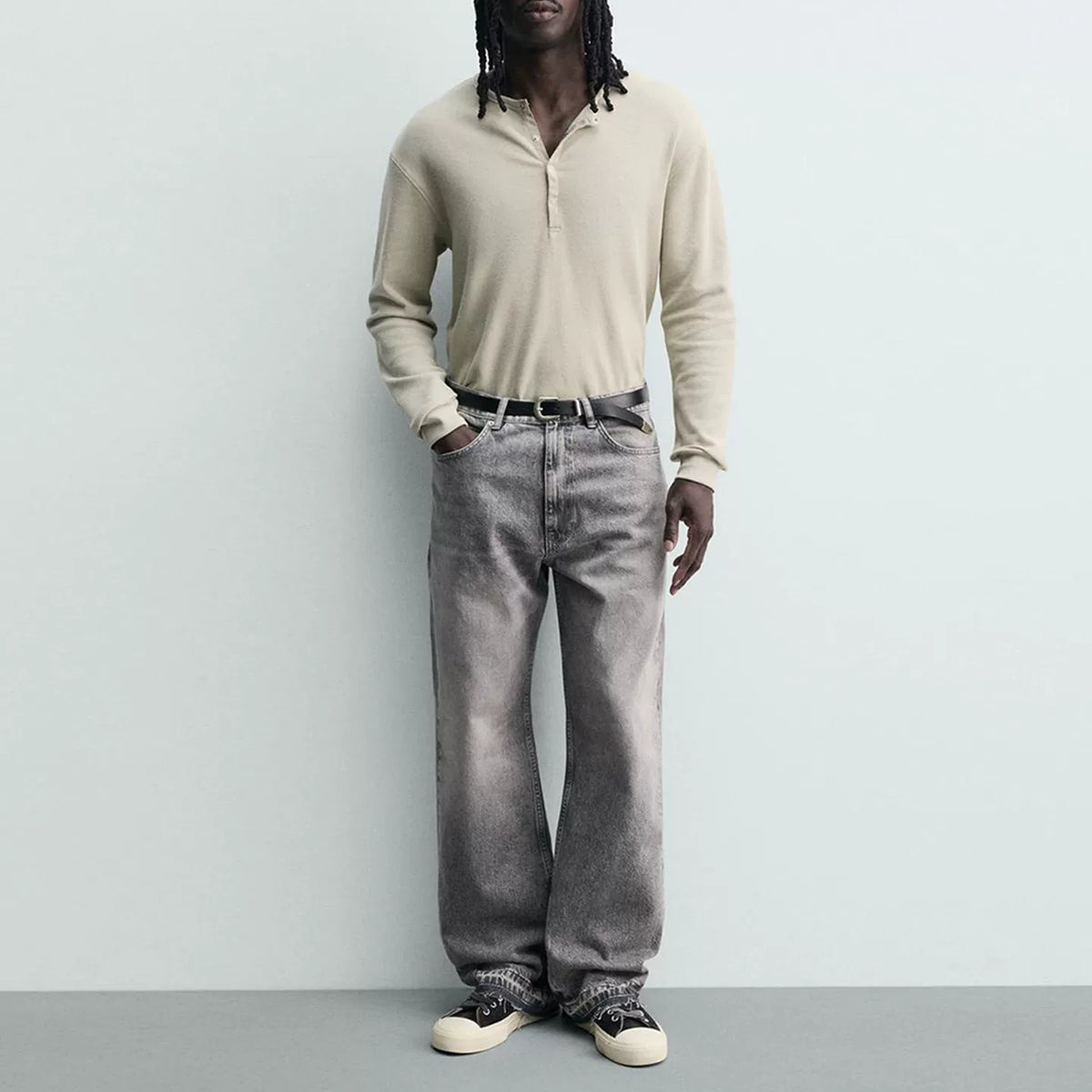 Mid-Rise Relaxed Straight Jeans