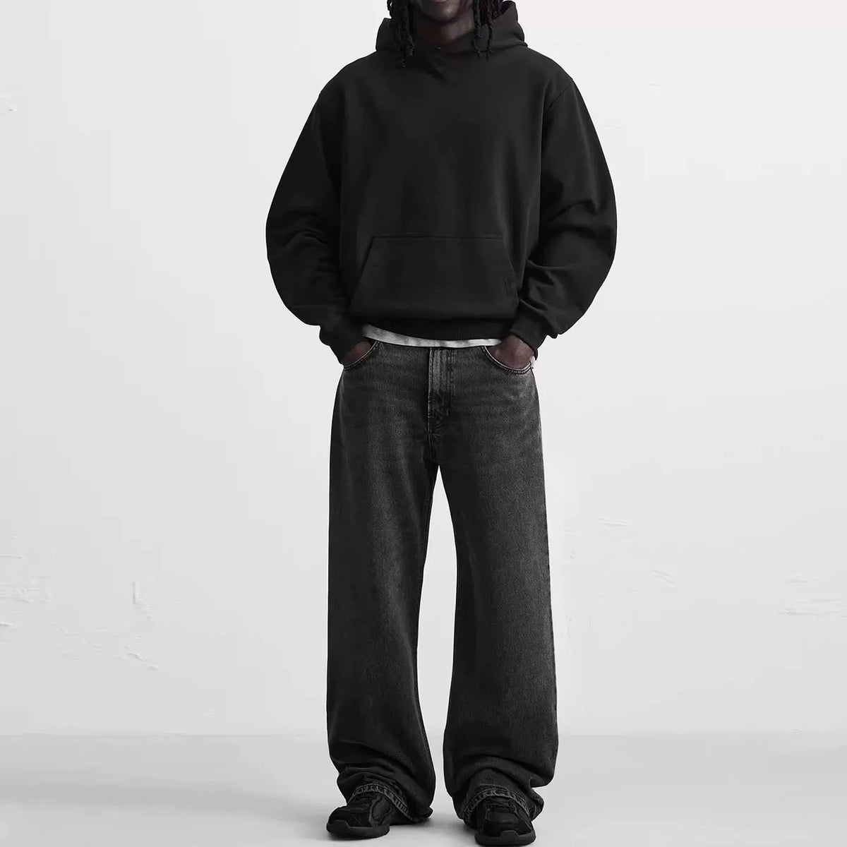 Essential Hooded Sweatshirt in Black II