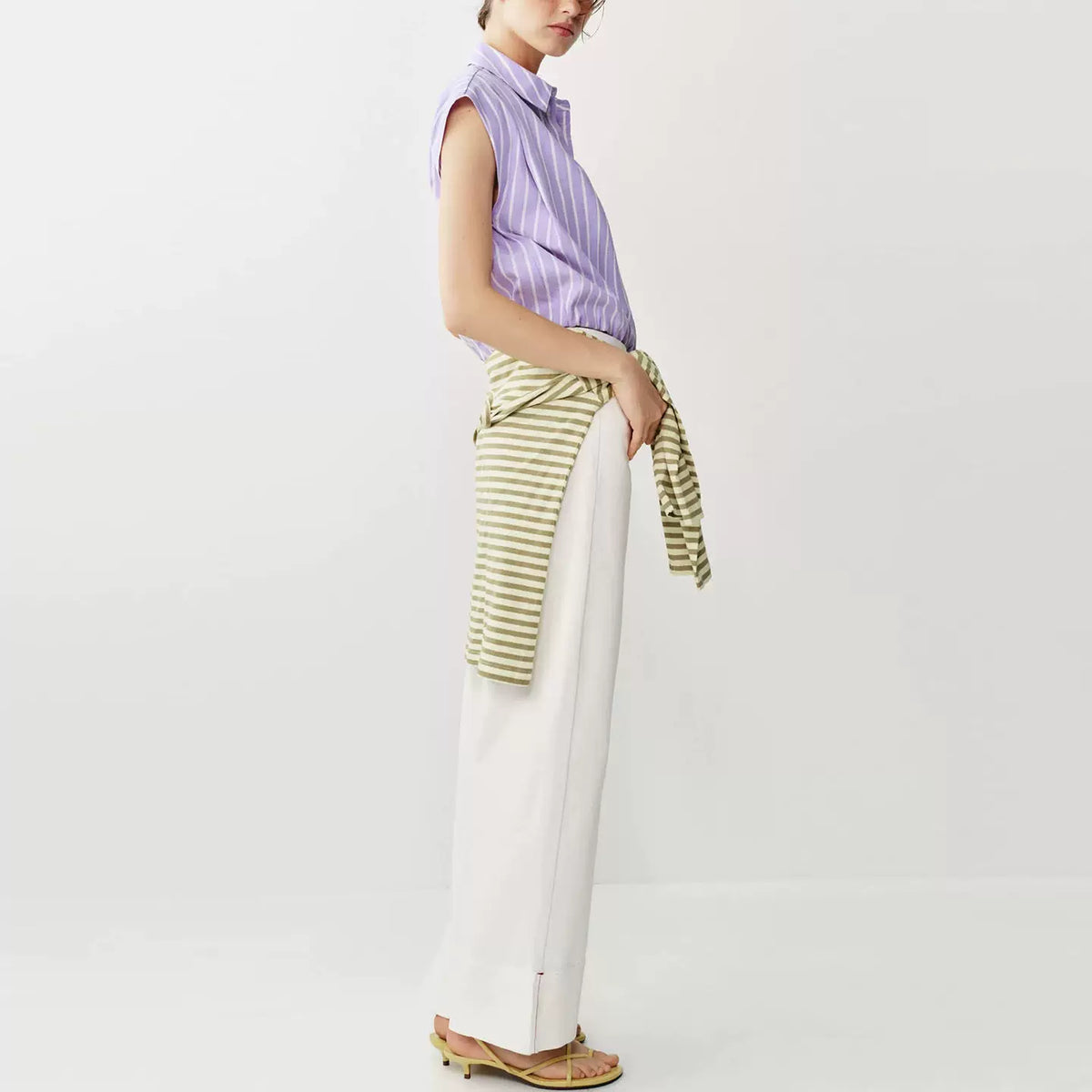 Sleeveless Pleated Cropped Shirt