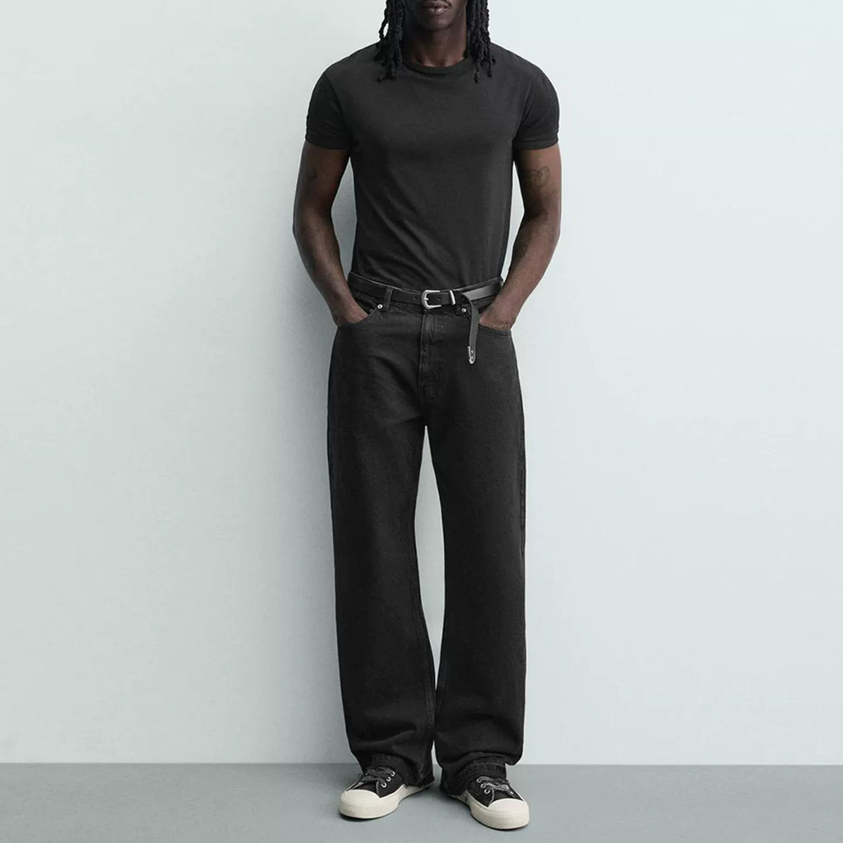Mid-Rise Relaxed Straight Jeans